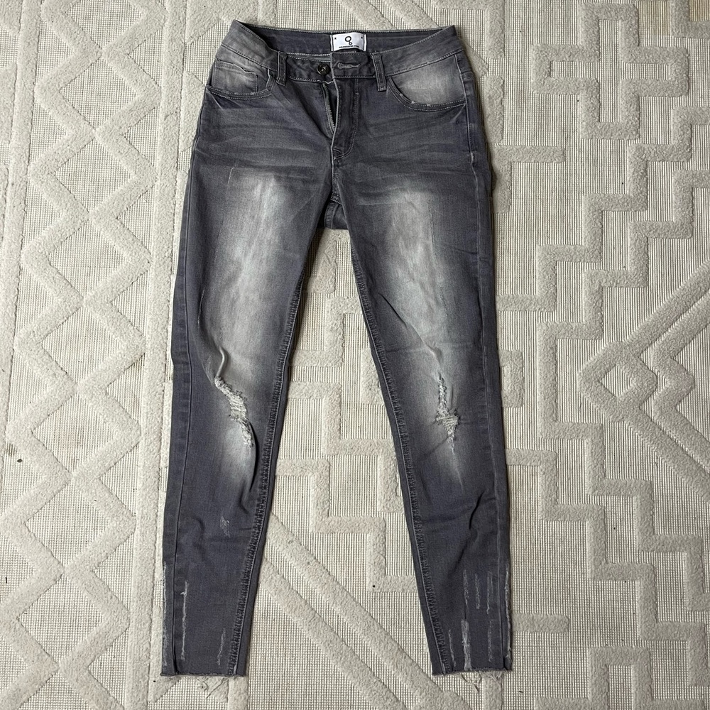 Gray skinny jeans